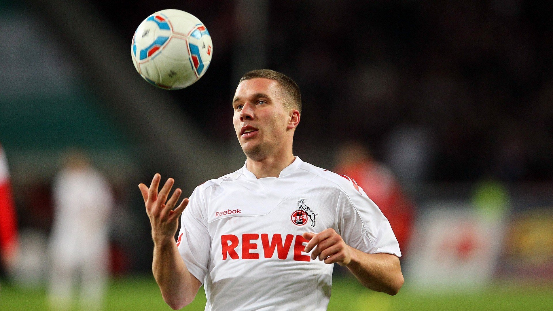 kaiyun开云体育-世界杯中国青年队爆冷 球迷热议战术问题，2022世界杯中国队怎么才能出线